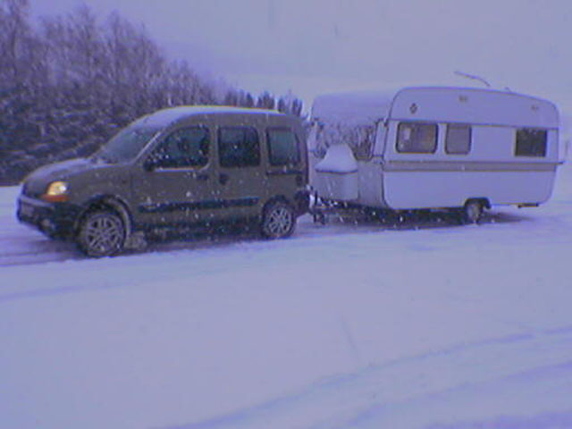 Kangoo mit Wohnwagen